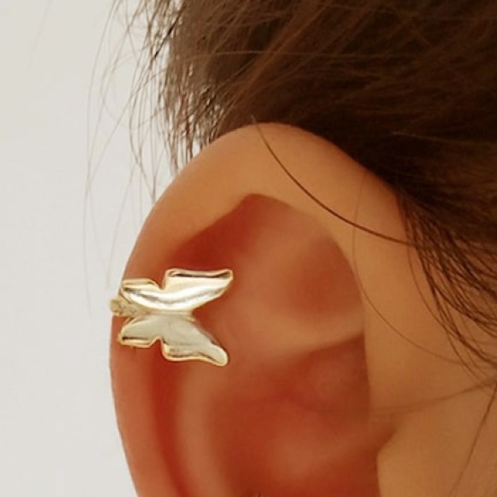 🦋Butterfly ear cuff🦋 - Picture 1 of 4